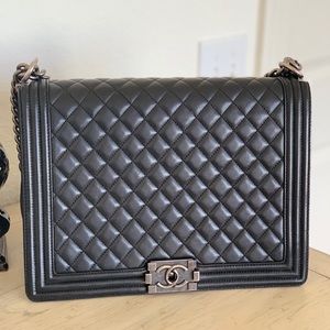 Large Boy Chanel - 100% authentic